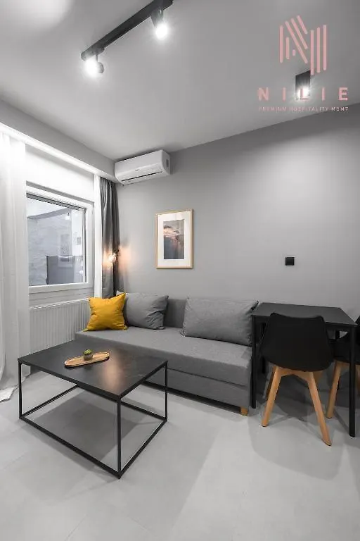 Room8, Nilie Hospitality Mgmt Θεσσαλονίκη