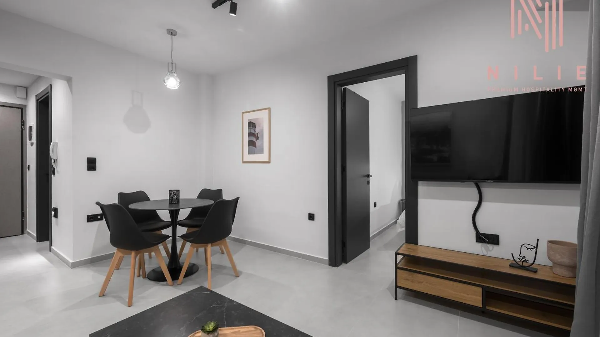 Room8, Nilie Hospitality Mgmt Θεσσαλονίκη