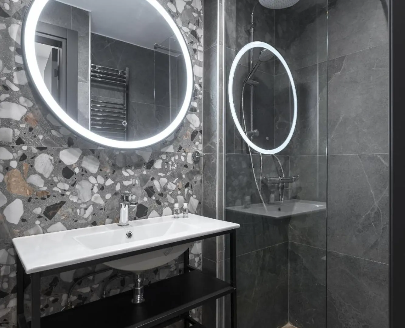Room8, Nilie Hospitality Mgmt Thessaloniki