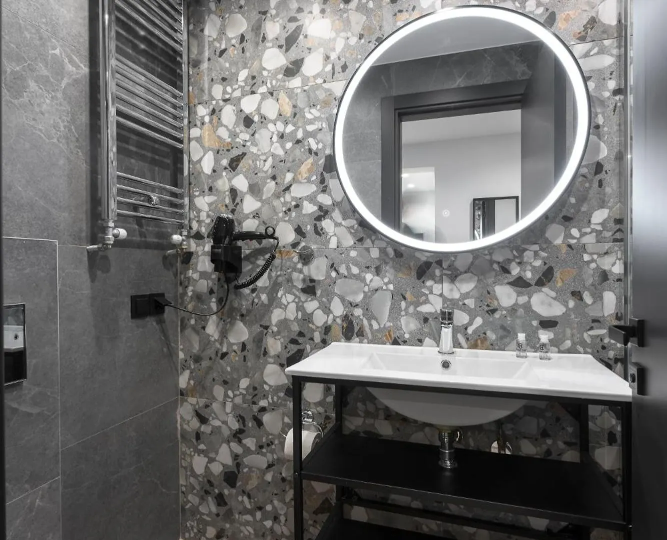 Room8, Nilie Hospitality Mgmt 塞萨洛尼基